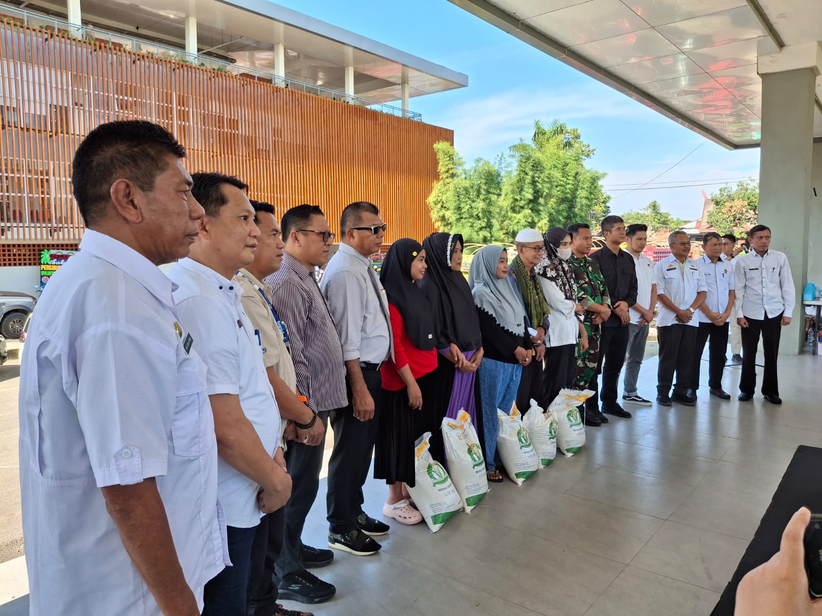 BULOG Jaga Harga Beras Tetap Stabil: Solusi SPHP Hadapi Tantangan Pasar