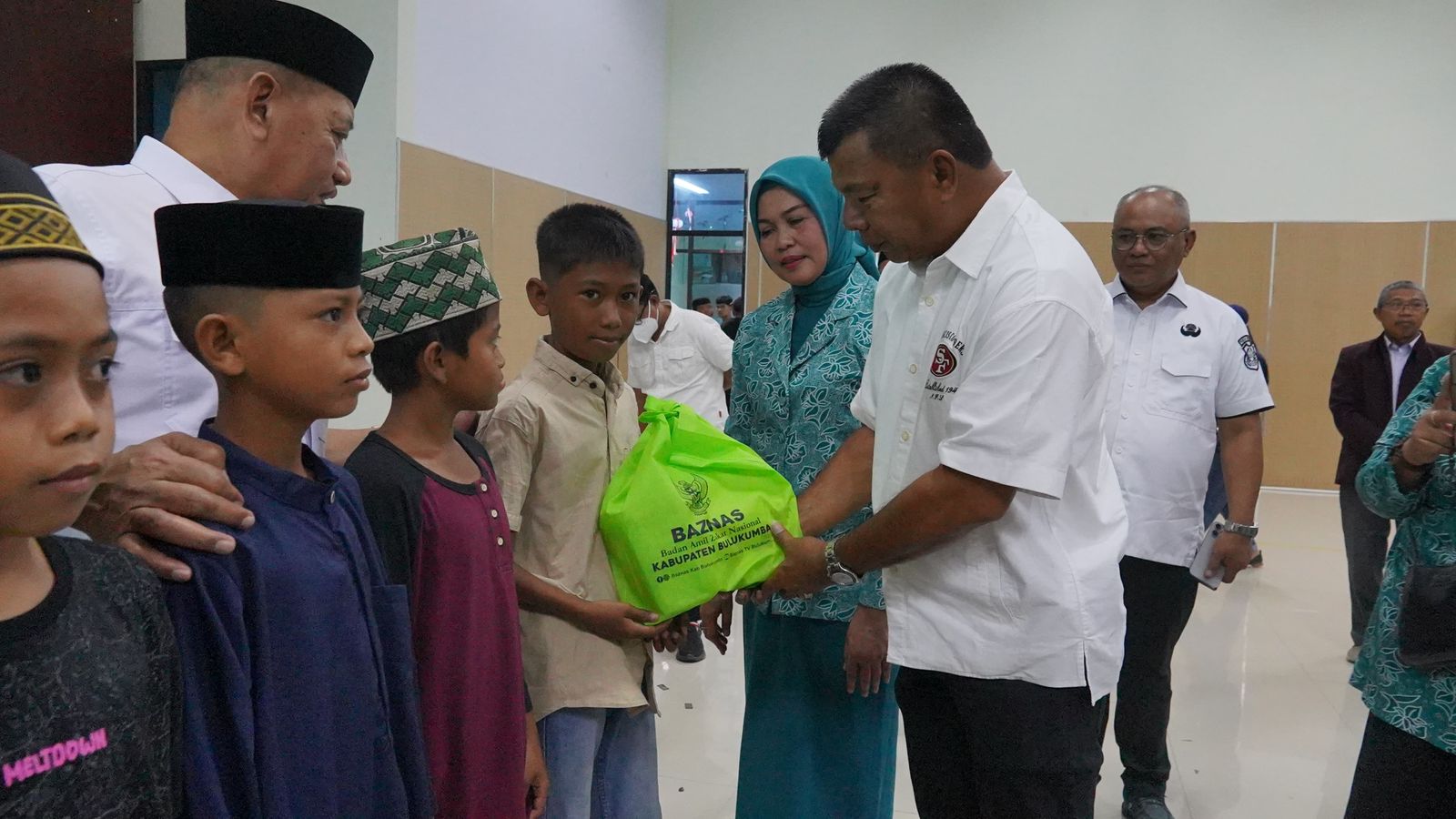 Dari Ujung Bulu hingga Kindang: Khitanan Massal Satukan Bulukumba