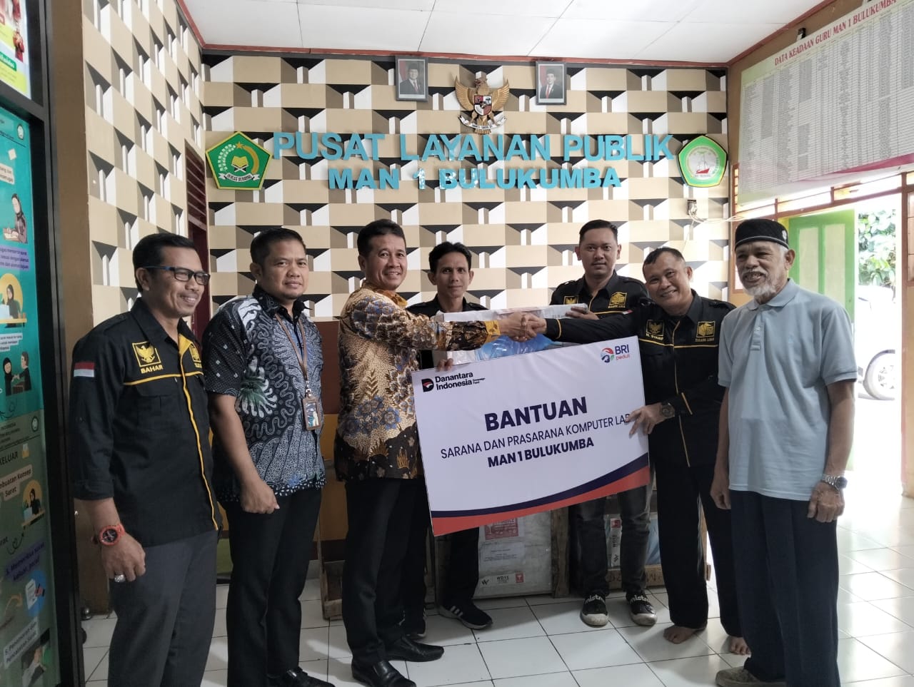 MAN 1 Bulukumba Terima CSR dari Bank, Kepsek: jadi Motivasi dan Pemantik Semangat
