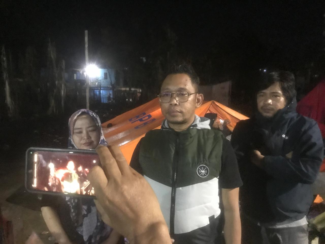 Mengharukan! Alumni SMPN 1 Bulukumba Datangi Korban Kebakaran dan Serahkan Bantuan